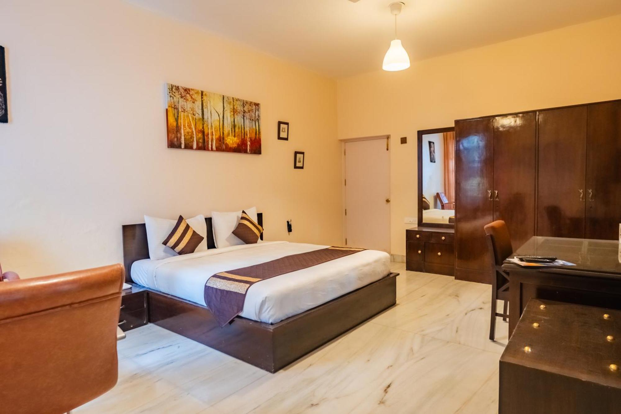 Saffron Leaf W567 Hotel Dehradun Exterior photo