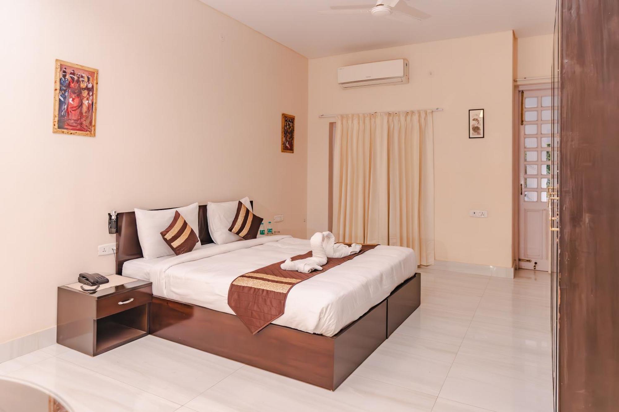 Saffron Leaf W567 Hotel Dehradun Exterior photo